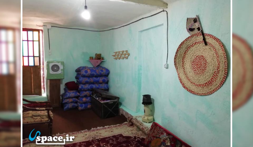 اتاق 18 متری اقامتگاه بوم گردی حیات فیروزه ای - فیروزه - روستای تقی آباد سالار